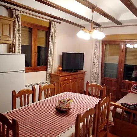 2 Bedrooms With Terrace And Wifi At Guadalaviar